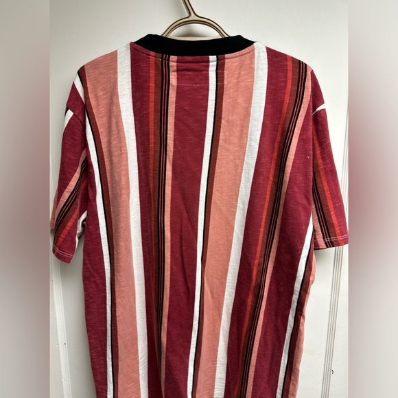 Vintage Guess T-Shirt - Picture 2 of 3